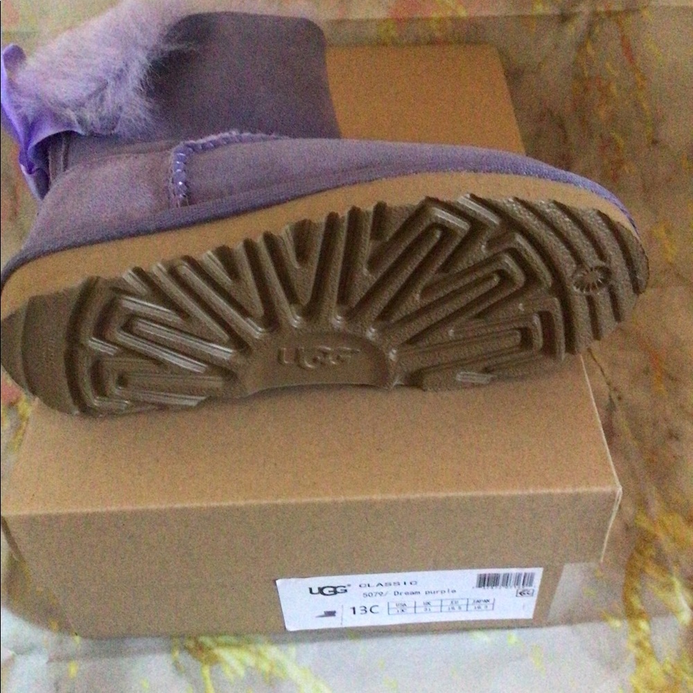 Ugg Boots for little Girl - Picture 3 of 3